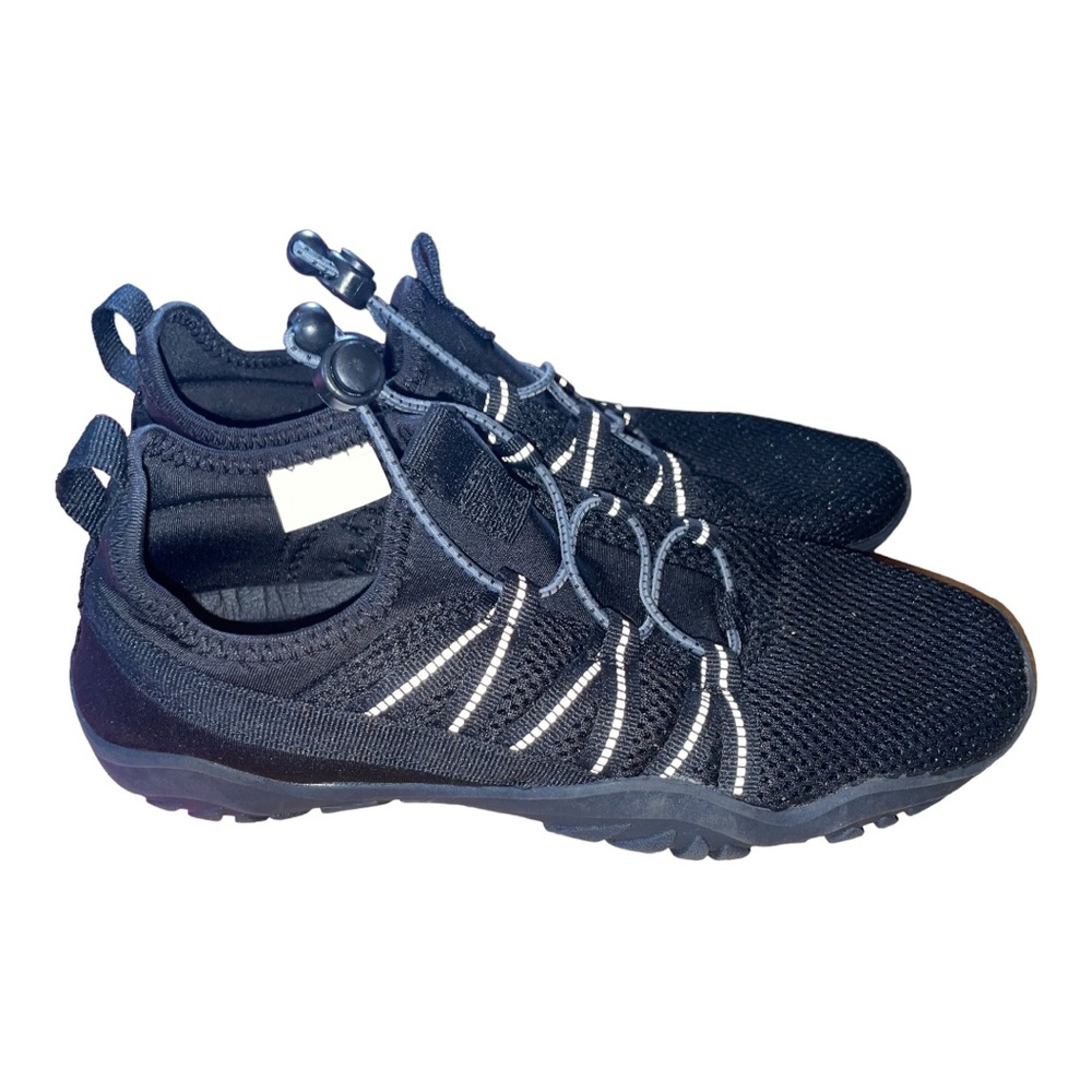 All in motion shoes Women's tennis black color, All In Motion brand, size : 5